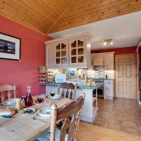 2 Bed In Oc-wa071 Holiday home
