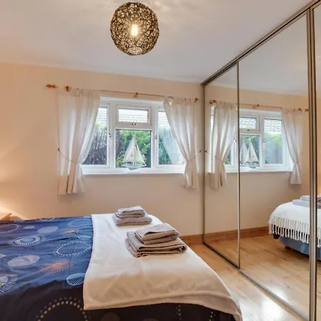 2 Bed In Oc-wa071 Ferienhaus