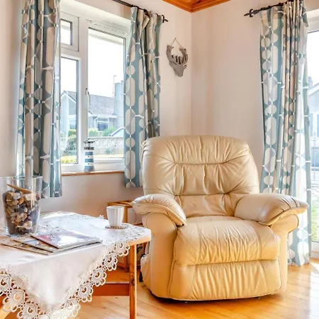 2 Bed In Oc-wa071 Holiday home